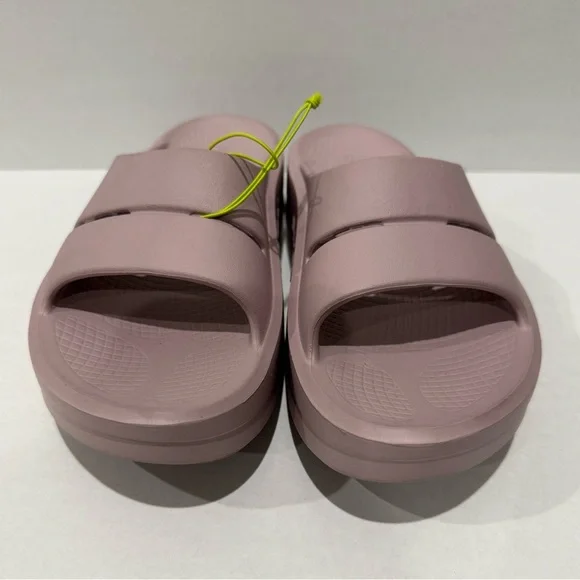 OOFOS Slides Size 8 - Picture 2 of 7